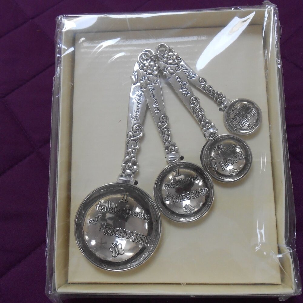 NIB "Ganz" set of ornate Measuring Spoons